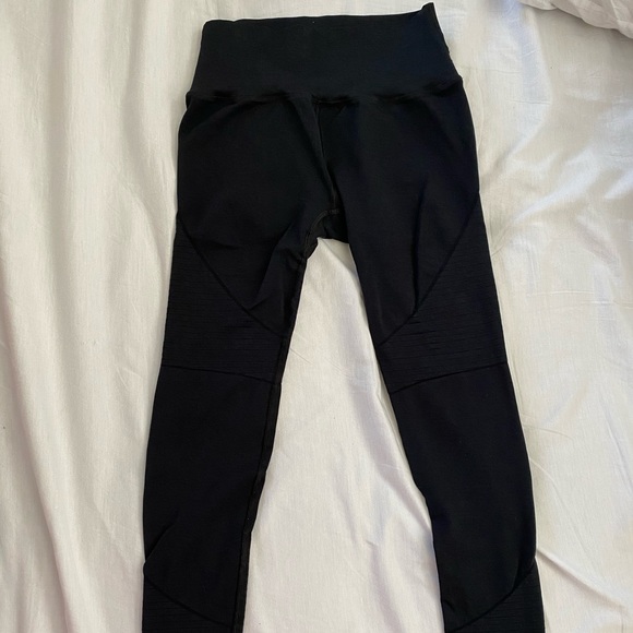 Alphalete Pants - Alphalete black leggings